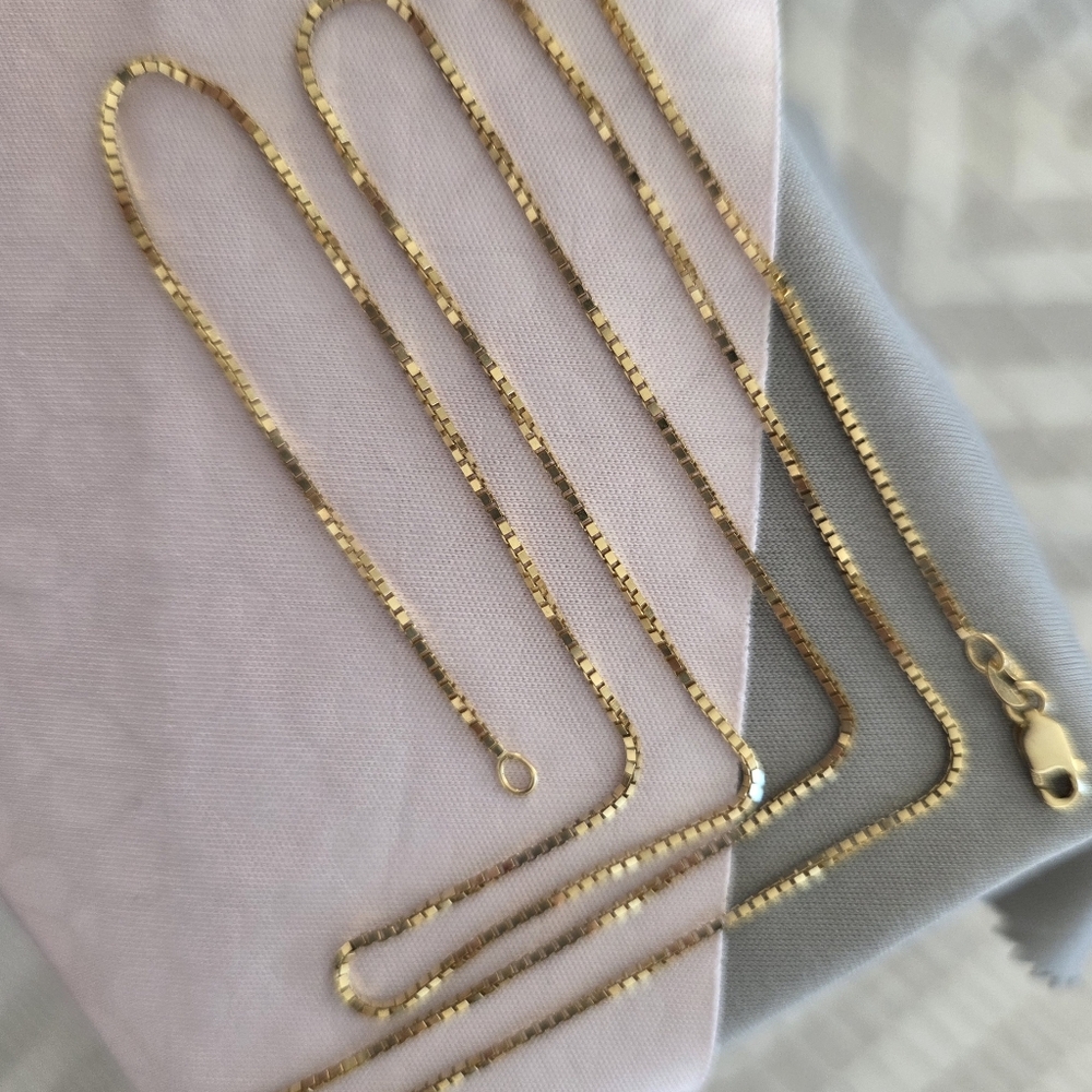 Gold Chain - Picture 2 of 14